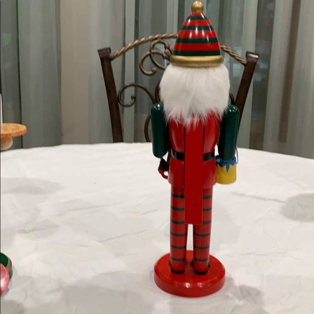 Nutcracker - Picture 3 of 4